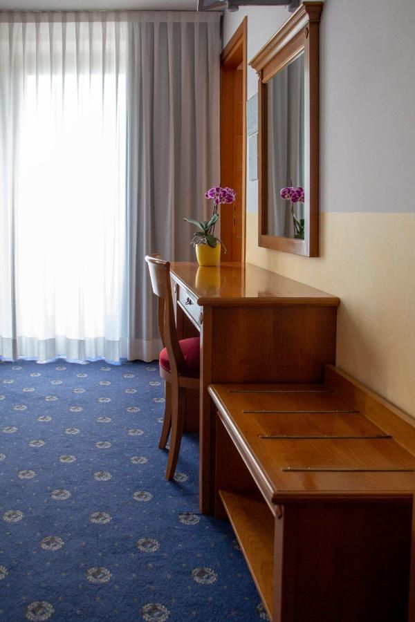 Hotel Ristorante Centrale Rovere Veronese Ngoại thất bức ảnh